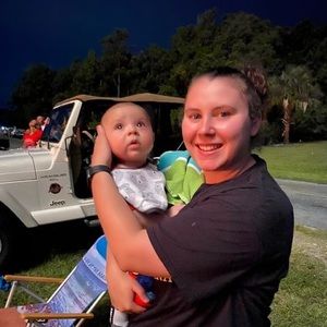 Meet your Posher, Claudia